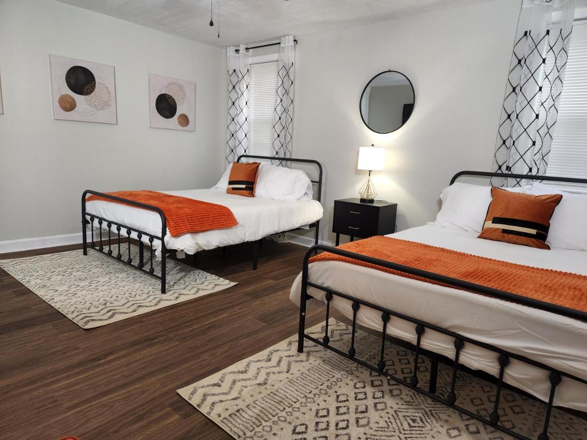 Spacious Centrally Located 3 Bed 2 Bath - Sleeps 8 Montgomery Bagian luar foto